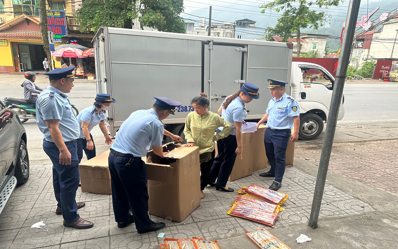 Hà Giang: Kiểm tra, phát hiện 2.400 sản phẩm hàng hóa giả mạo nhãn hiệu hương Thu Hiền