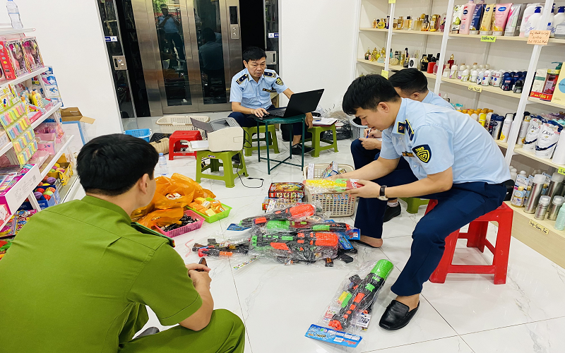 Ninh Bình: Triển khai cao điểm chống buôn lậu, gian lận thương mại và hàng giả trước, trong và sau Tết Nguyên đán Giáp Thìn năm 2024