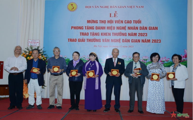 Giải thưởng văn nghệ dân gian tiếp tục không có giải nhất