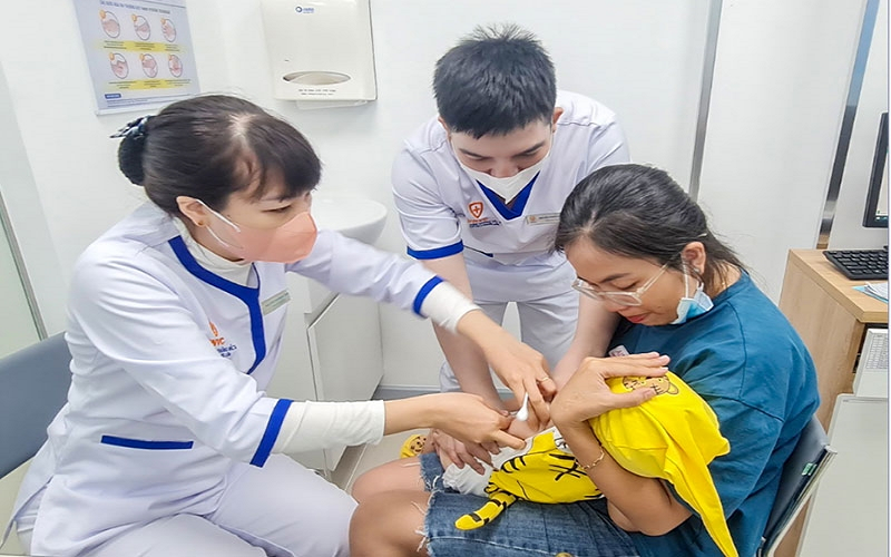 Triển khai nhiều biện pháp để bảo đảm cung ứng vaccine