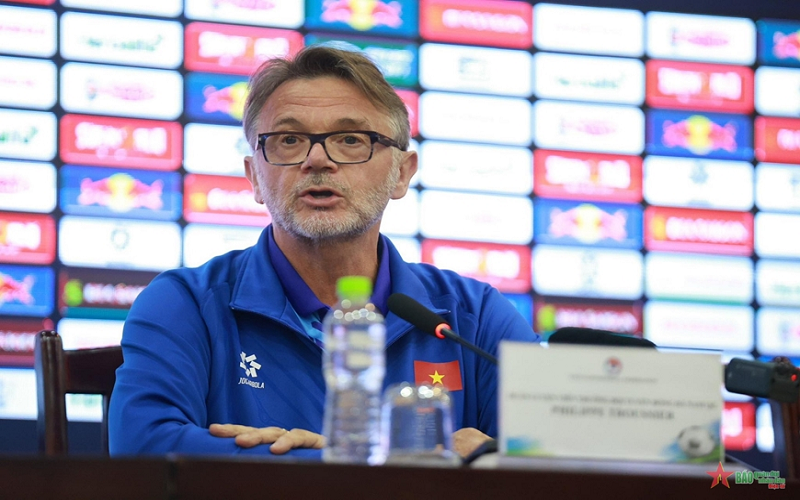 HLV Troussier: Đội tuyển Việt Nam sẽ vượt qua vòng bảng Asian Cup 2023