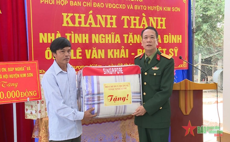 Ninh Bình: Khánh thành, bàn giao nhà tình nghĩa tặng gia đình liệt sĩ