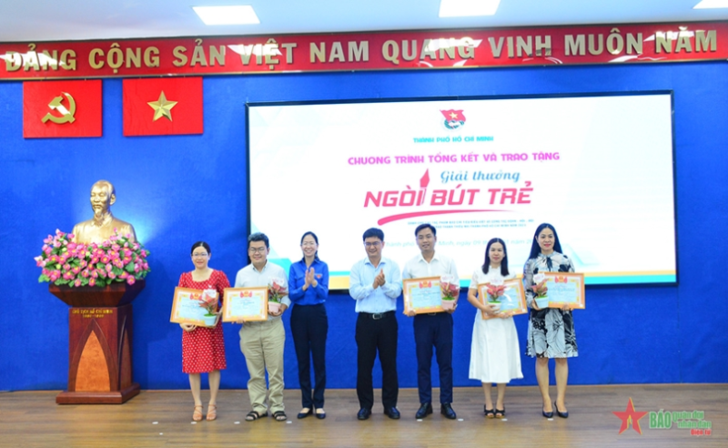 Thành đoàn TP Hồ Chí Minh trao 32 giải thưởng Ngòi bút trẻ năm 2023