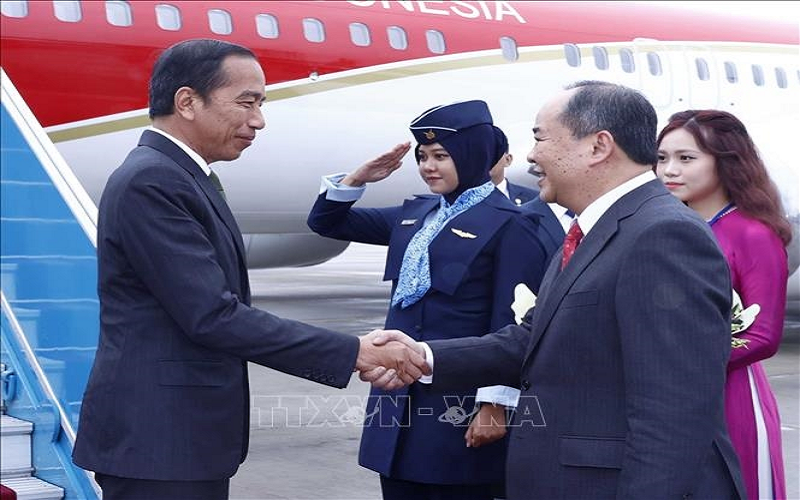 Tổng thống Indonesia Joko Widodo đến Hà Nội, bắt đầu thăm cấp Nhà nước tới Việt Nam