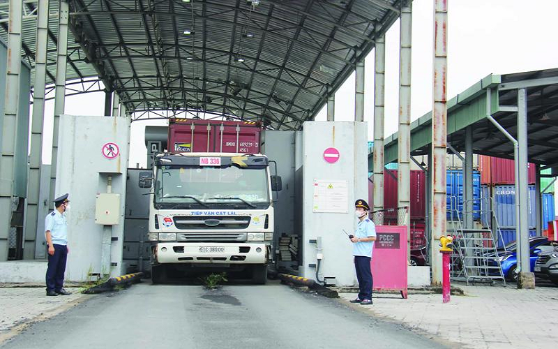 Bộ trưởng Bộ Tài chính yêu cầu lực lượng Hải quan, Thuế tăng cường kiểm tra, kiểm soát chống buôn lậu, gian lận thương mại, trốn thuế