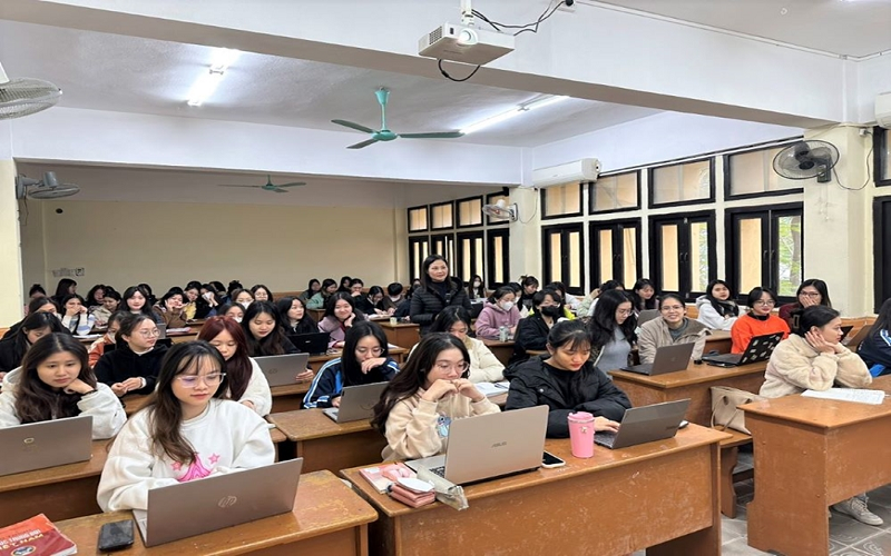 Giải quyết tình trạng thiếu giáo viên: "Đầu chưa xuôi, đuôi chưa lọt" - Bài 3: Không đủ nguồn tuyển nhưng chỉ tiêu đào tạo sư phạm lại giảm