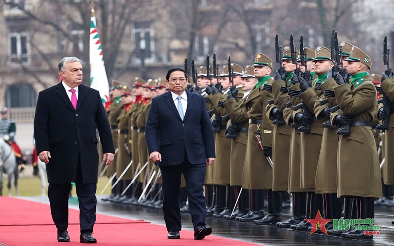 Thủ tướng Viktor Orbán chủ trì lễ đón Thủ tướng Phạm Minh Chính thăm chính thức Hungary