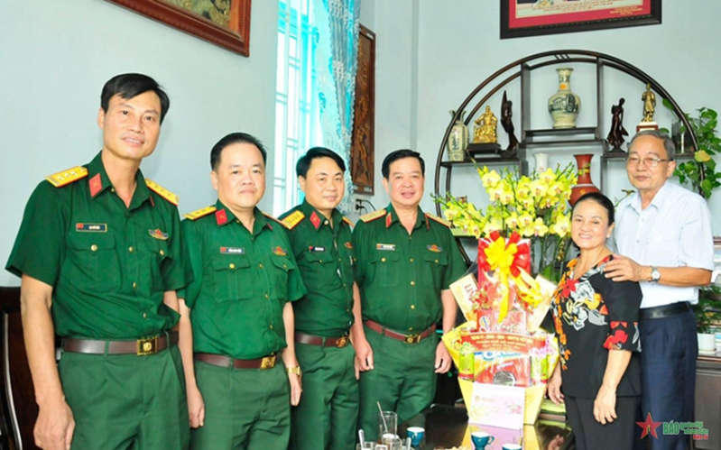 TP Hồ Chí Minh: Thăm, chúc Tết các đơn vị, đối tượng chính sách, hộ nghèo