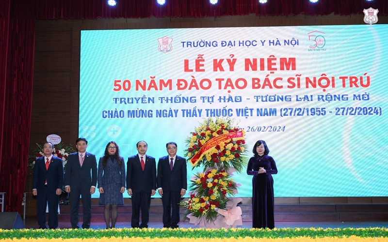 Trường Đại học Y Hà Nội tổ chức lễ kỷ niệm 50 năm đào tạo bác sĩ nội trú