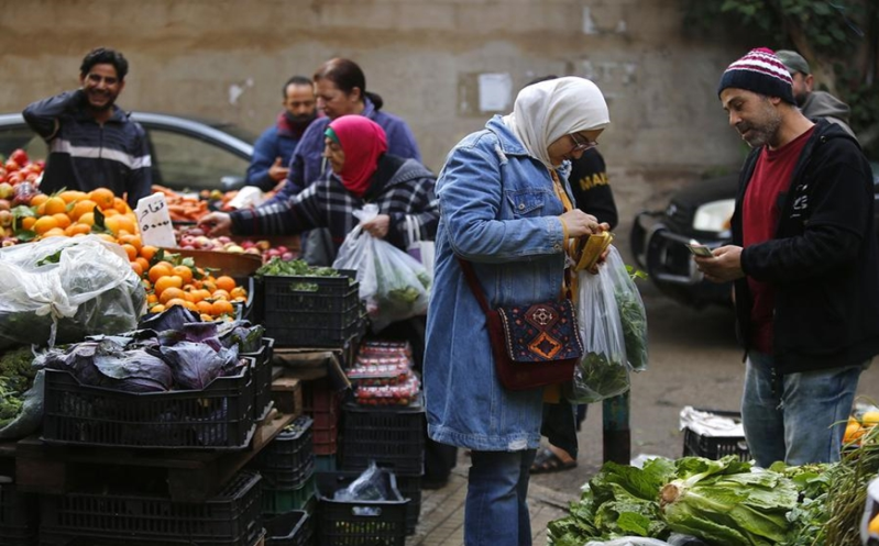 Người dân Lebanon thay đổi thói quen tiêu dùng