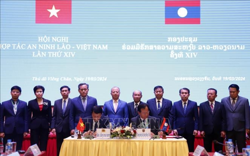 Việt Nam và Lào tăng cường hợp tác trong lĩnh vực an ninh