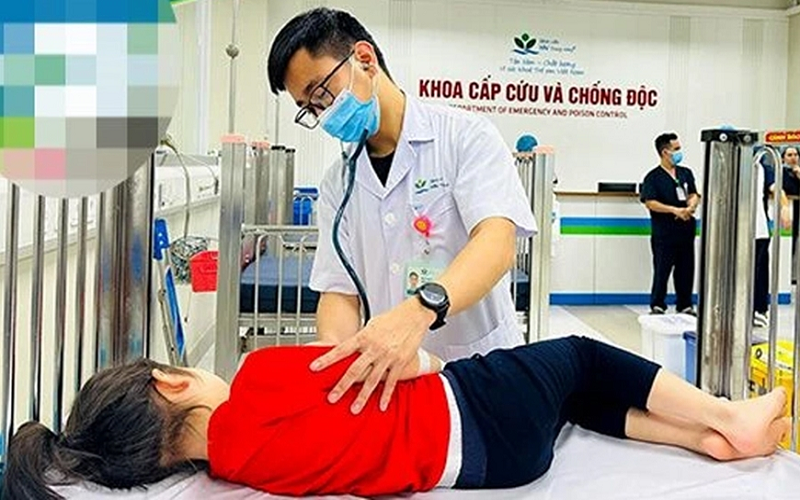 Uống nhầm thuốc giảm cân, bé 3 tuổi nhập viện cấp cứu