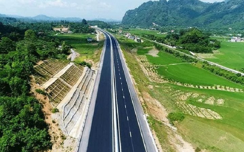 Thủ tướng chỉ đạo đầu tư sớm nhất đối với các tuyến đường bộ cao tốc quy mô 2 làn xe