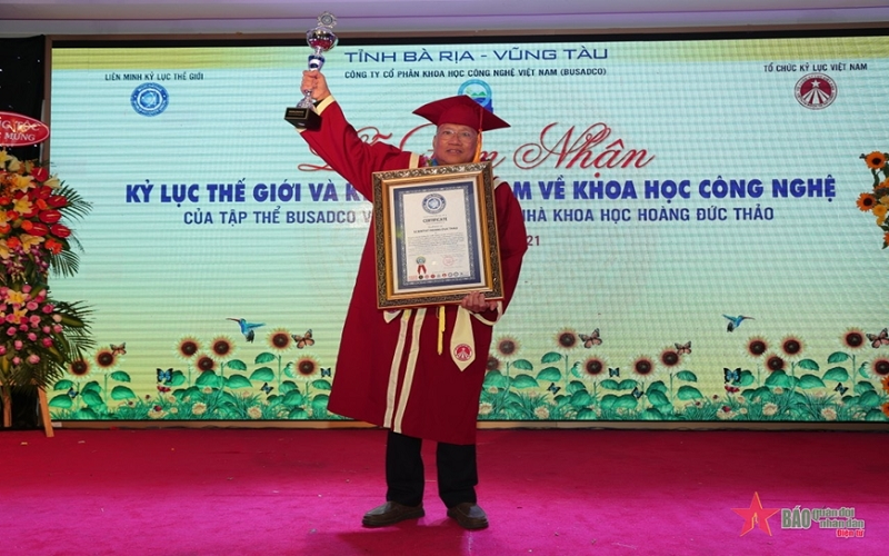 Nhà khoa học Việt Nam nhận Giải thưởng "Nhà sáng chế xuất sắc quốc tế - Nhà khoa học tài năng toàn cầu”