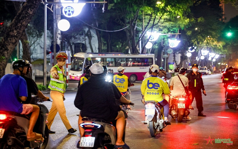 Hà Nội: Các tổ công tác 141 xử lý nghiêm các vi phạm giao thông dịp nghỉ lễ