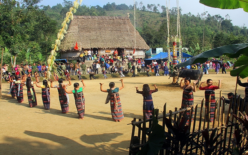 Triển lãm ảnh "Sắc màu các dân tộc Việt Nam"