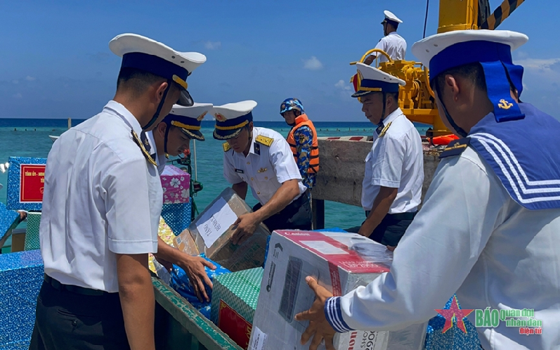 Hải trình yêu thương đến với Trường Sa