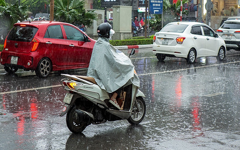 Thời tiết hôm nay (19-5): Bắc Bộ và Nam Bộ có mưa rào và dông