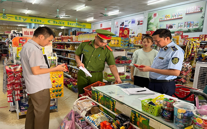 Lạng Sơn: Tháng cao điểm về An toàn thực phẩm, xử phạt và tịch thu hàng hóa trị giá trên 2 tỷ đồng