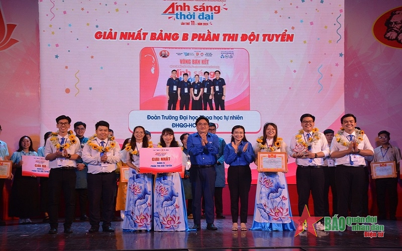 Trao giải Hội thi tìm hiểu Chủ nghĩa Mác-Lênin, tư tưởng Hồ Chí Minh “Ánh sáng thời đại”