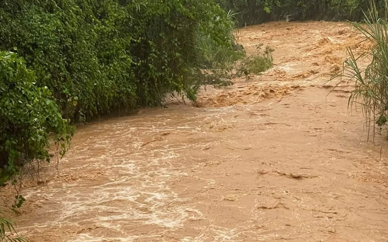 Huy động lực lượng tìm kiếm hai mẹ con bị lũ cuốn trôi tại huyện Bát Xát, Lào Cai