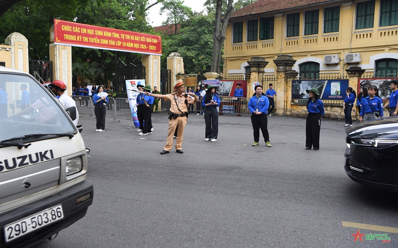 Bảo đảm không xảy ra ùn tắc giao thông trong ngày đầu kỳ thi tuyển sinh vào lớp 10 THPT