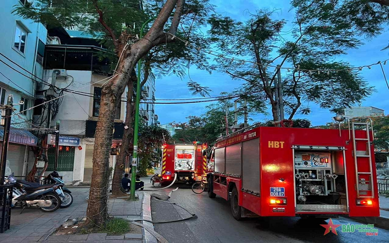 Hà Nội: Cháy nhà dân ở ngõ Trại Cá trong đêm, đang xác định thiệt hại