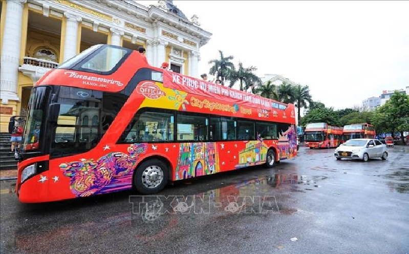 Hà Nội có thêm tuyến xe buýt city tour số 04 đi Bát Tràng trong năm 2024