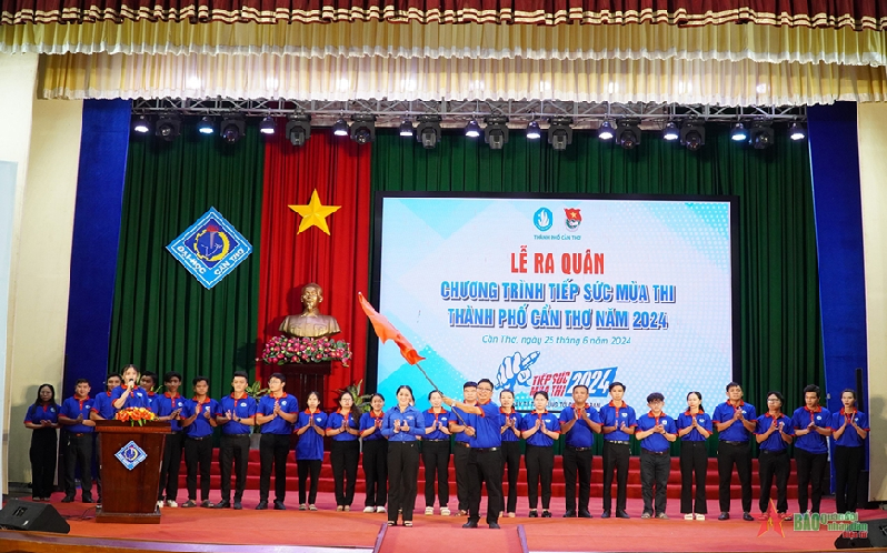 Cần Thơ: Ra quân Chương trình "Tiếp sức mùa thi" năm 2024