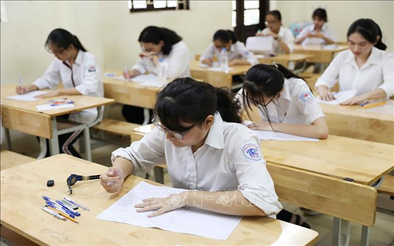 Hôm nay (12-7), tiếp nhận hồ sơ học sinh trúng tuyển lớp 10 tại Hà Nội