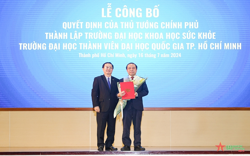 Công bố Quyết định thành lập Trường Đại học Khoa học Sức khỏe đầu tiên