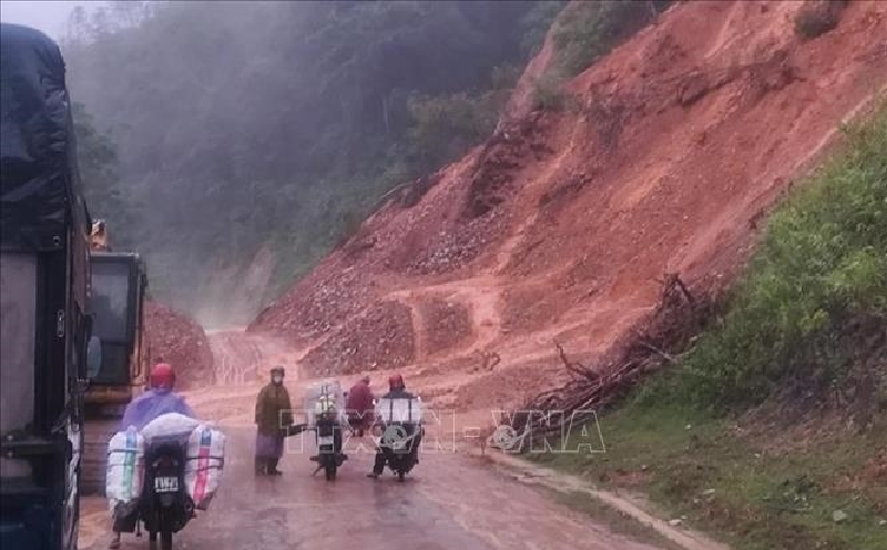 Cao Bằng: Mưa lũ kéo dài, nhiều tuyến đường sạt lở, ách tắc, hoa màu ngập úng