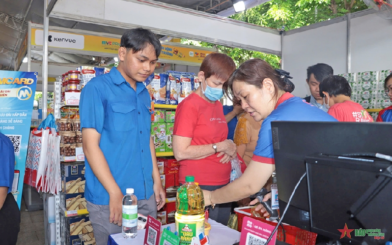 TP Hồ Chí Minh ra quân bán hàng lưu động – bình ổn thị trường