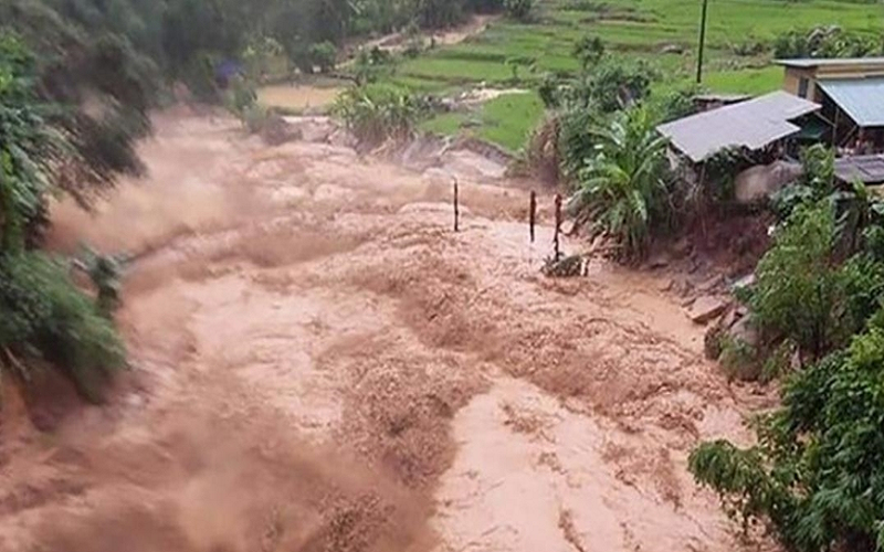 Khẩn trương triển khai các nhiệm vụ cấp bách ứng phó với mưa lũ, sạt lở đất, lũ quét