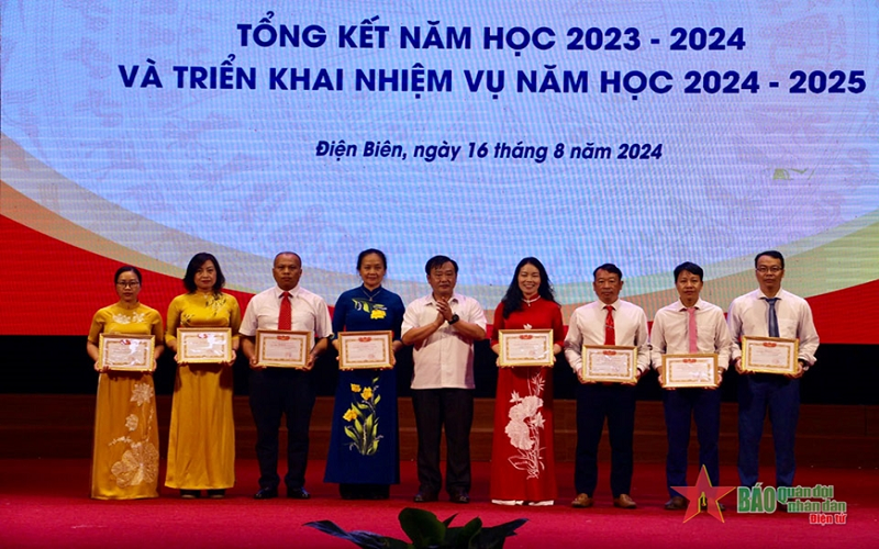 Điện Biên khen thưởng hơn 60 tập thể và cá nhân trong năm học 2023-2024