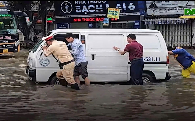 Nỗ lực bảo đảm trật tự, an toàn giao thông Thủ đô