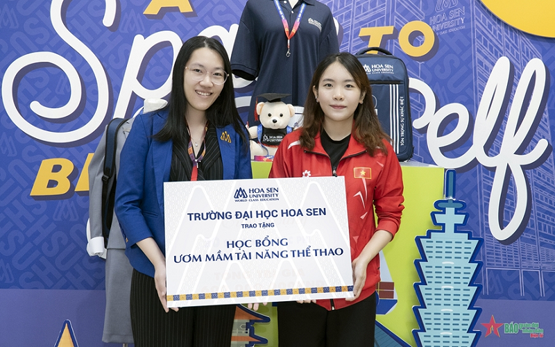 Xạ thủ bắn súng Olympic Lê Thị Mộng Tuyền nhận học bổng toàn phần