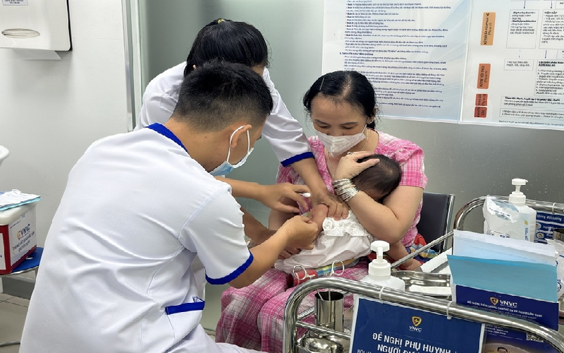 Bộ Y tế triển khai chiến dịch tiêm vaccine sởi cho trẻ từ 1-10 tuổi ở vùng có nguy cơ