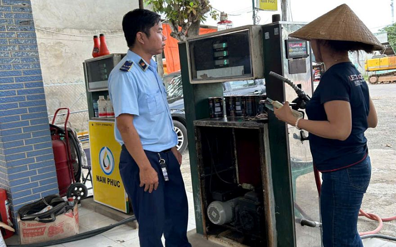 Long An: Phát hiện cột đo nhiên liệu xăng dầu có sai số phép đo vượt quá phạm vi cho phép