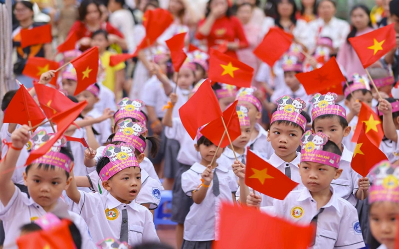 Háo hức ngày đầu tiên đến trường