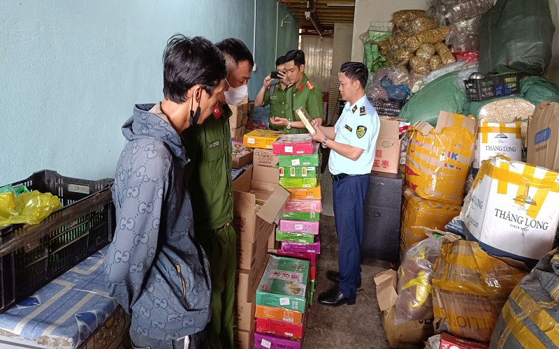 Gia Lai: Tịch thu hơn 2.000 cái bánh trung thu không rõ nguồn gốc, xuất xứ