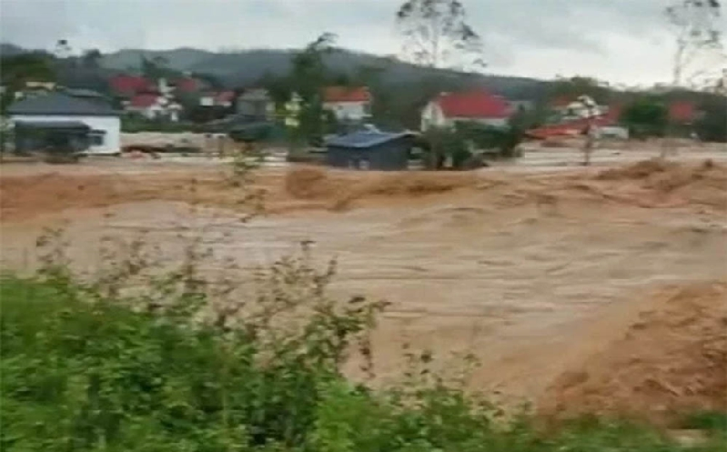 Quảng Ninh: Lũ dâng cao làm vỡ tràn nhiều đoạn đê ở Tiên Yên