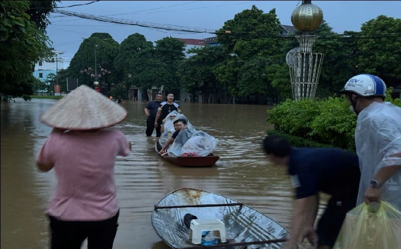 Thủ tướng chỉ đạo khẩn trương cung cấp lương thực, nhu yếu phẩm cho người dân bị ảnh hưởng bởi bão số 3