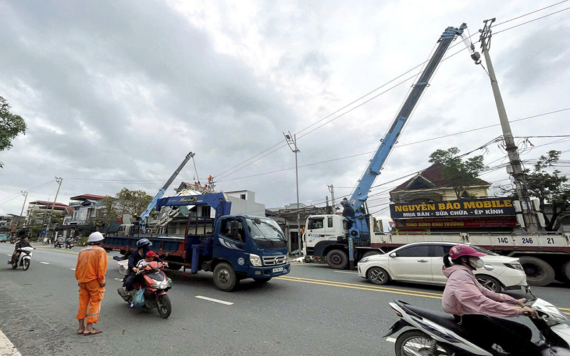 Hơn 4,8 triệu khách hàng khu vực phía Bắc đã được cấp điện trở lại sau bão Yagi