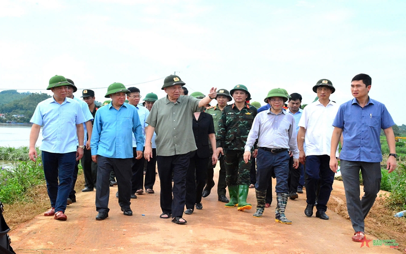 Tổng Bí thư, Chủ tịch nước Tô Lâm kiểm tra công tác phòng, chống lụt bão ở tỉnh Tuyên Quang