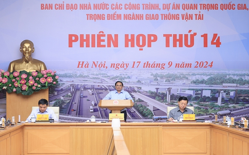 Thủ tướng Phạm Minh Chính: Tháo gỡ kịp thời các vướng mắc, thúc đẩy các dự án giao thông quan trọng