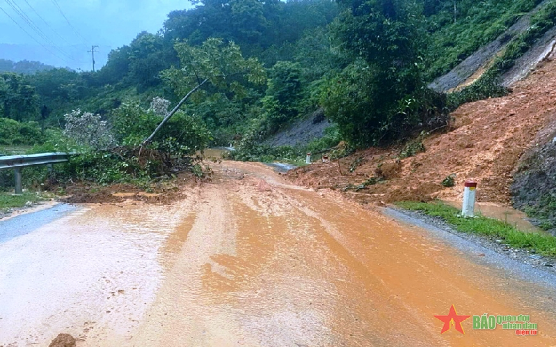 Hà Tĩnh: Nước sông Ngàn Phố dâng cao, nguy cơ ngập lụt, sạt lở đất