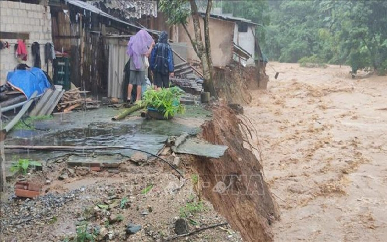 Lũ trên sông Bưởi, sông Chu, hạ lưu sông Mã, sông Cả, sông La tiếp tục lên