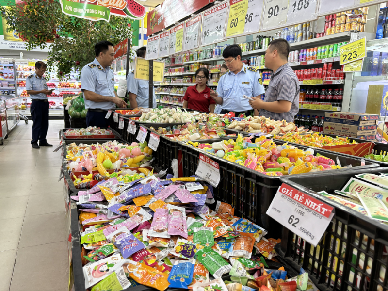 Hải Dương: Tiêu huỷ gần 5.000 sản phẩm bánh, kẹo dịp cao điểm kiểm tra Tết Trung thu năm 2024