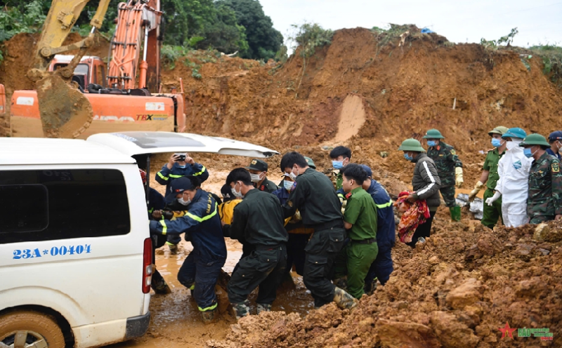 Tìm thấy thi thể nạn nhân tiếp theo trong vụ sạt ở đất tại Km49, Quốc lộ 2 (Hà Giang)